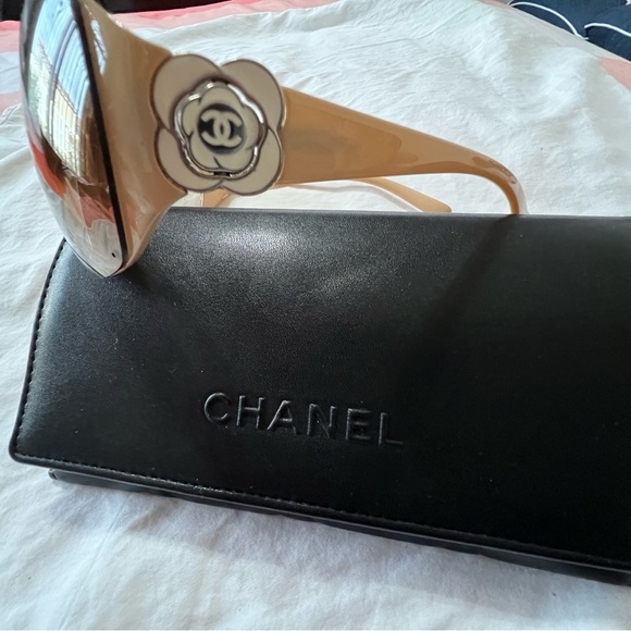 Chanel Camellia Sunglasses - Picture 2 of 7